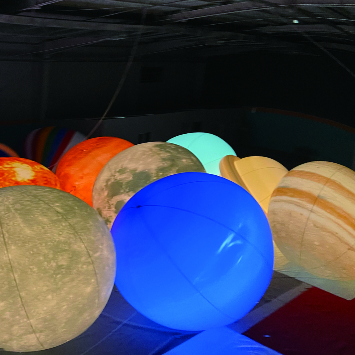 Custom LED Giant Inflatable Moon & Planet Balloons